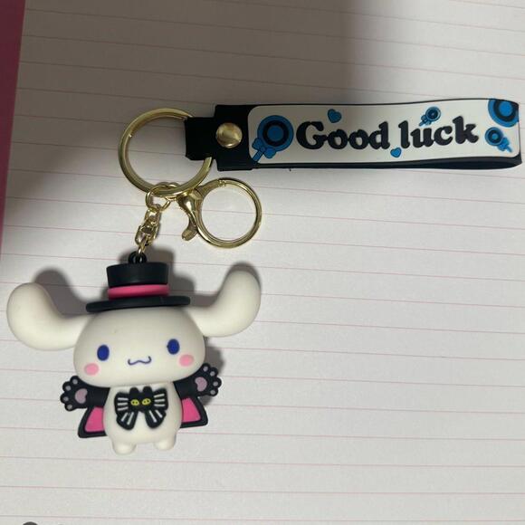 Sanrio Cinnamon Roll Keychain - Picture 1 of 1